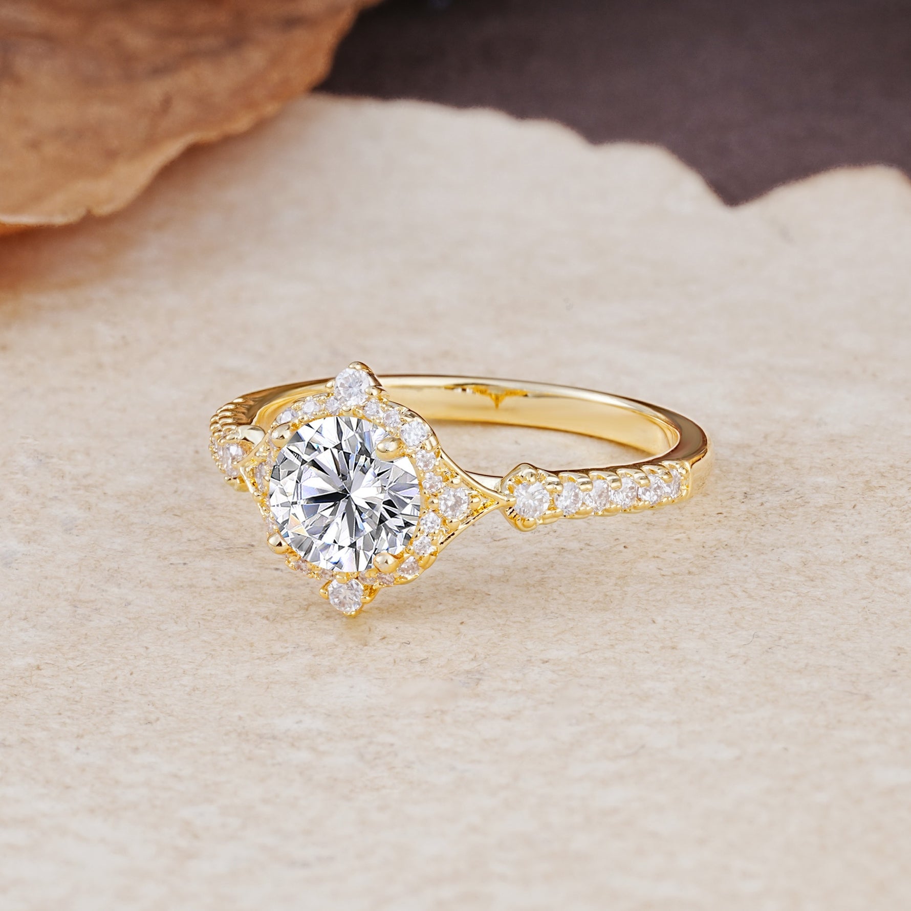 Luxurious Vintage 4-Prong Round Cut Lab Diamond Engagement Ring - Additional view