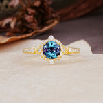 Luxurious Vintage 4-Prong Round Cut Alexandrite Engagement Ring - Additional view