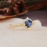 Luxurious Vintage 4-Prong Round Cut Alexandrite Engagement Ring - Additional view