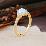 Luxurious Vintage 4-Prong Round Cut Moonstone Engagement Ring - Additional view