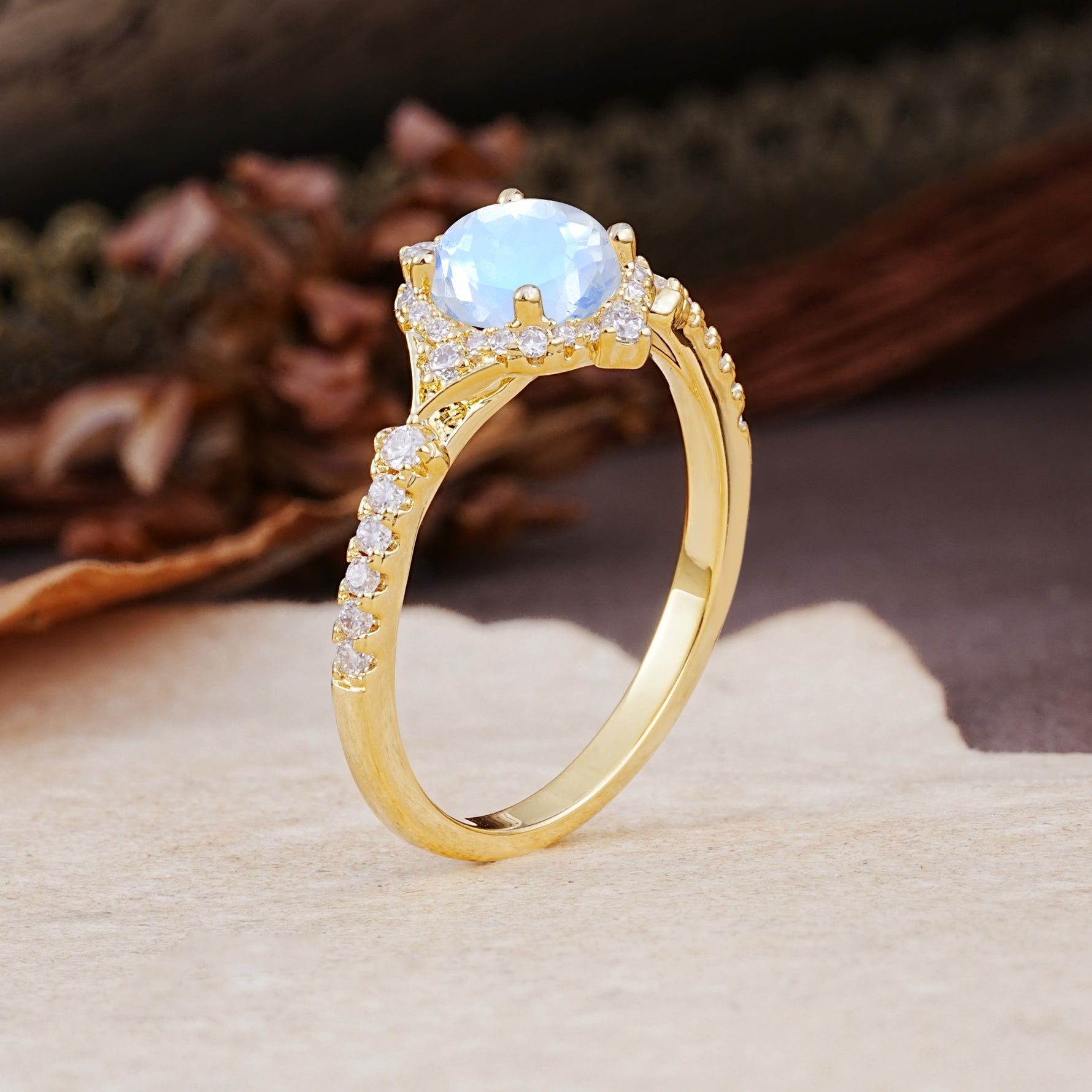 Luxurious Vintage 4-Prong Round Cut Moonstone Engagement Ring - Additional view