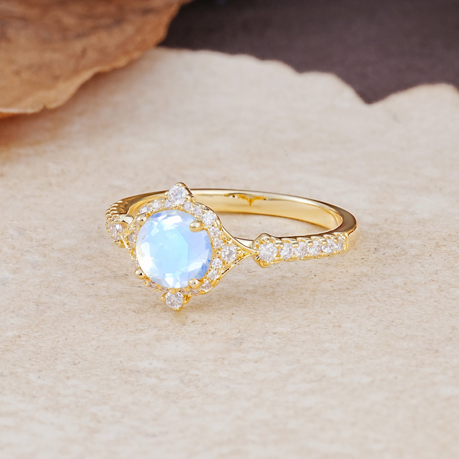 Luxurious Vintage 4-Prong Round Cut Moonstone Engagement Ring - Additional view