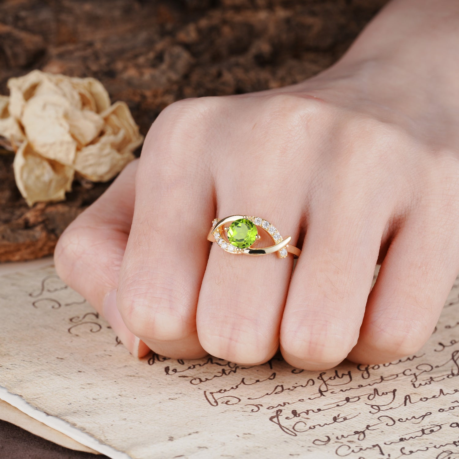 Unique and Luxurious 4-Prong Wrapped Round Cut Peridot Engagement Ring