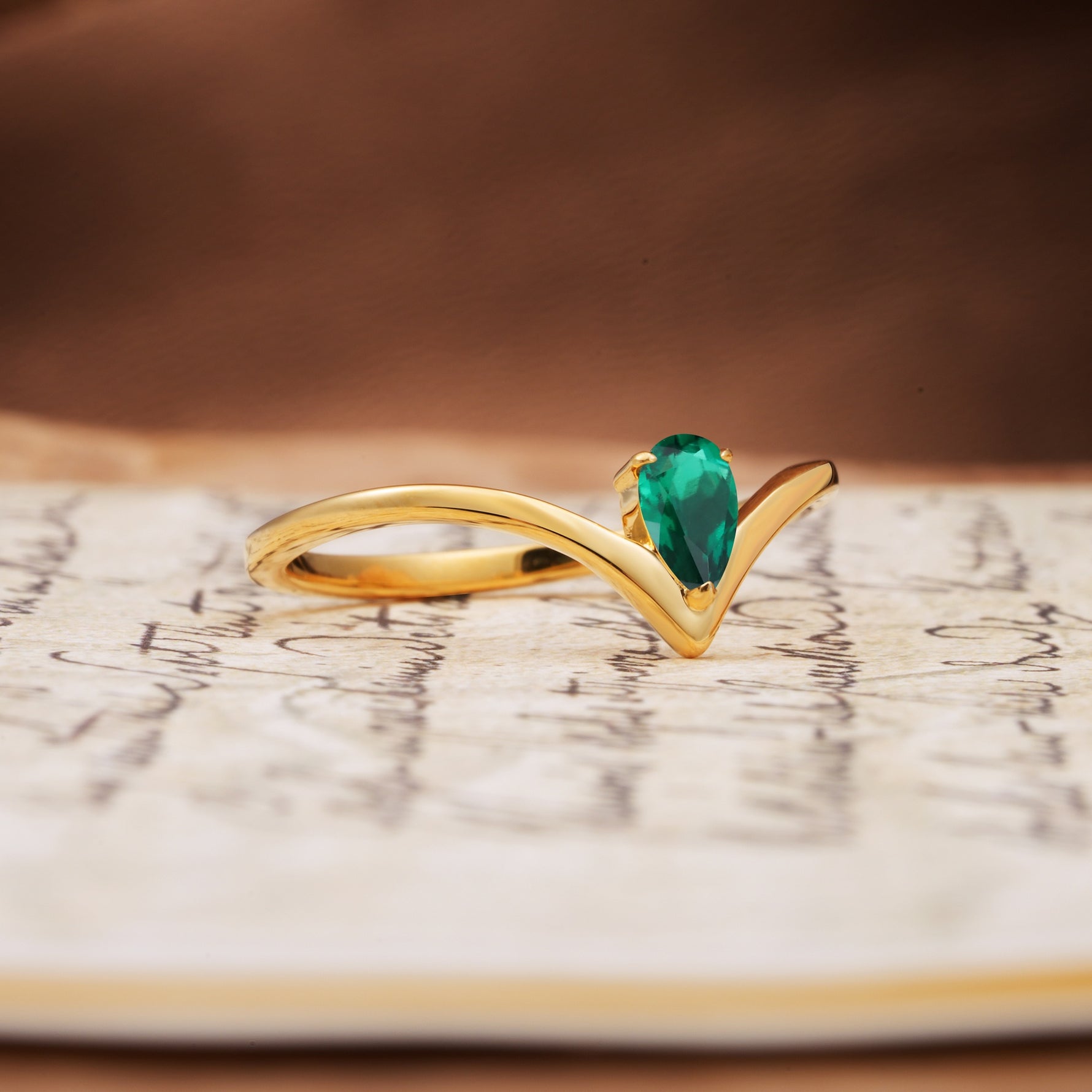 Unique 3-Prong Pear Cut Emerald Engagement Ring - Additional view