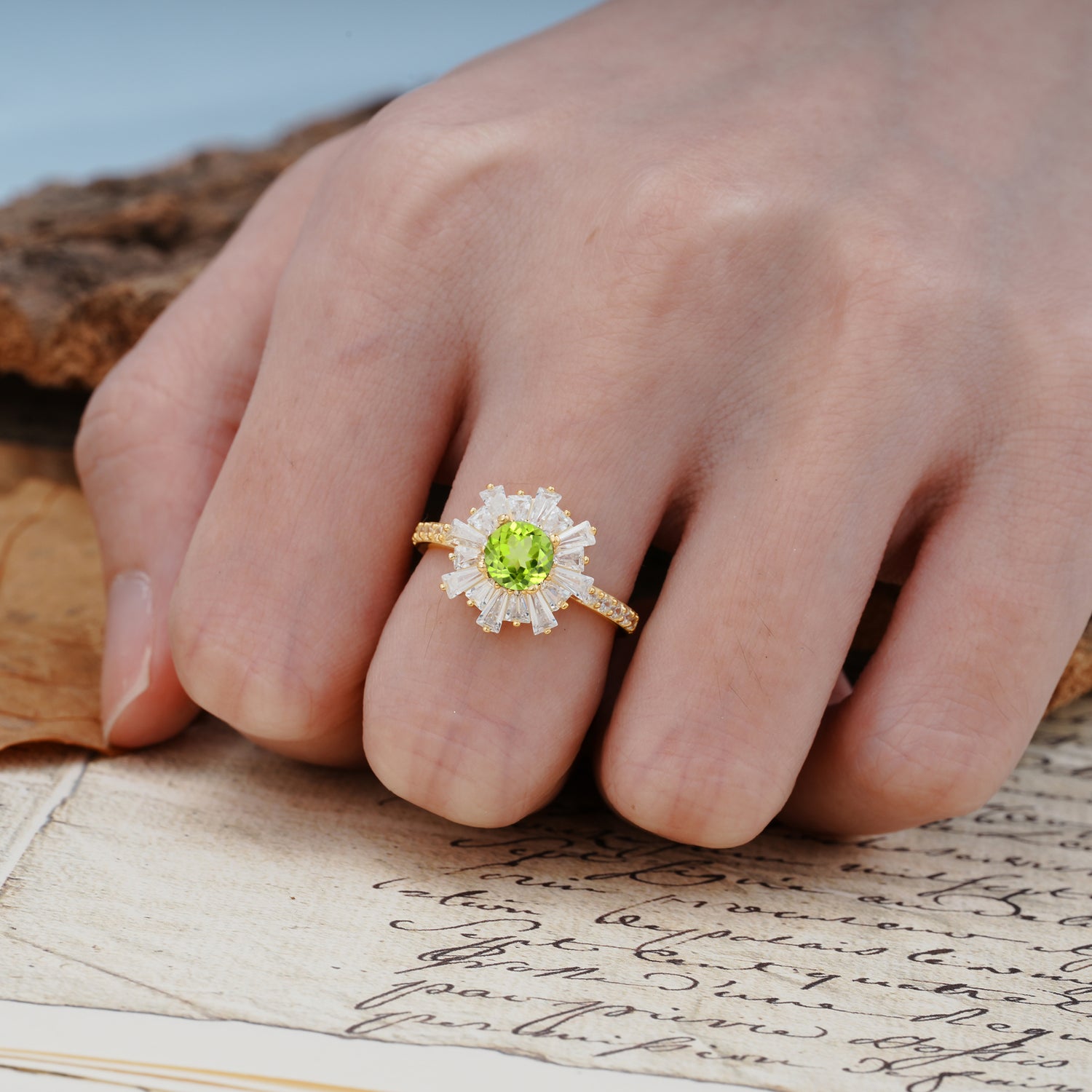 Unique and Creative Sunflower-Shaped 4-Prong Setting with Round Cut Peridot Engagement Ring