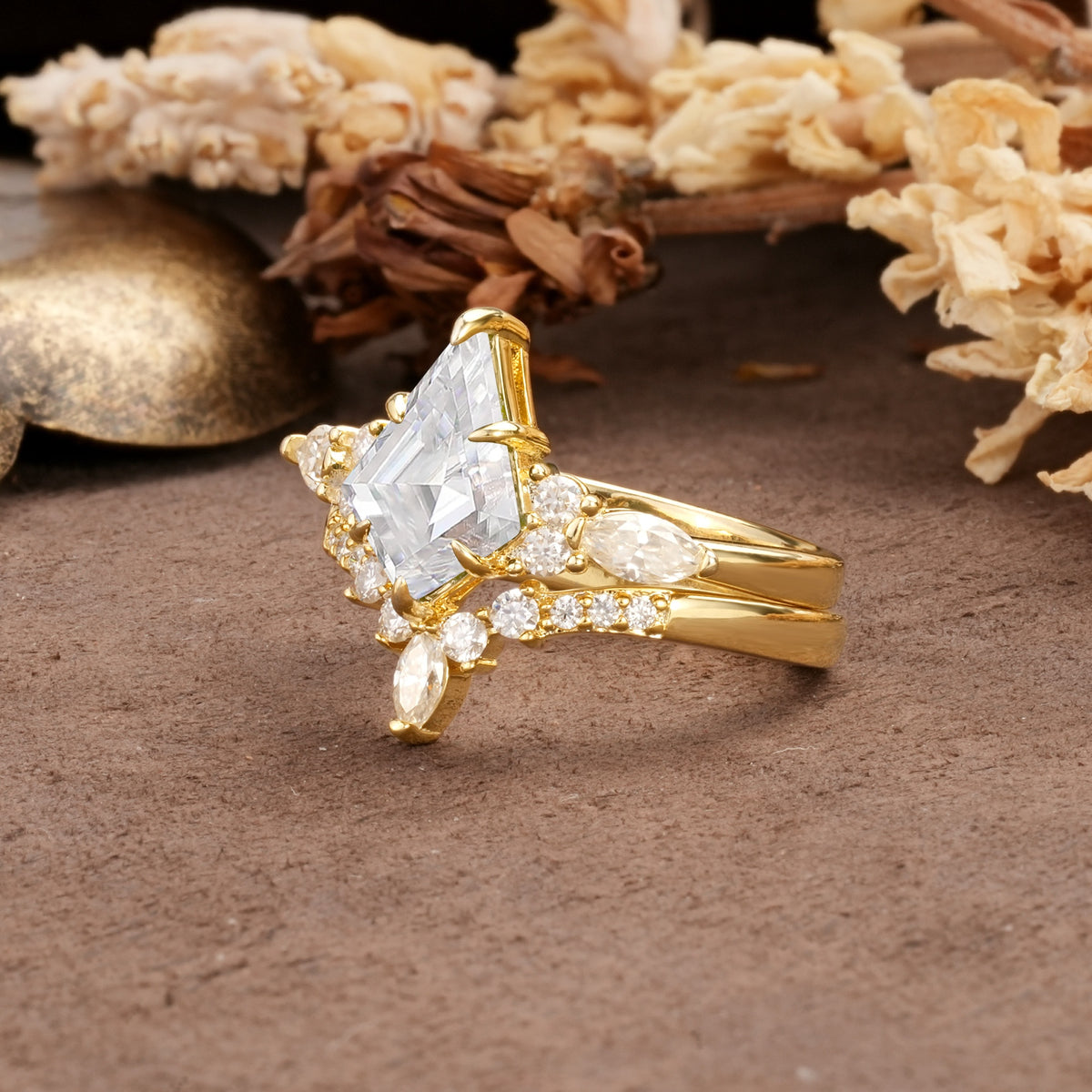 Vintage Milgrain Floral Kite Cut Moissanite Bridal ring set - Rose-Gold