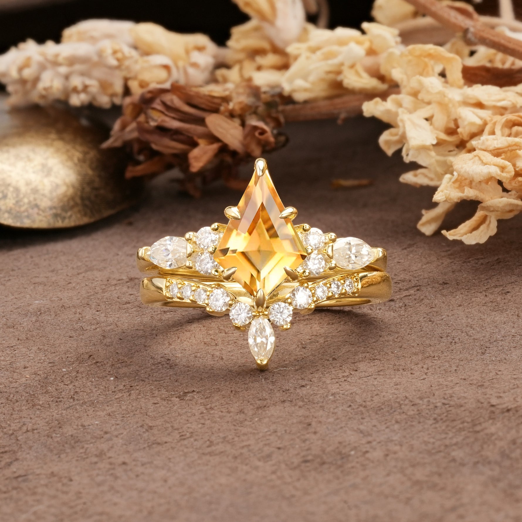 Vintage Milgrain Floral Kite Cut Citrine Bridal ring set - Yellow-Gold