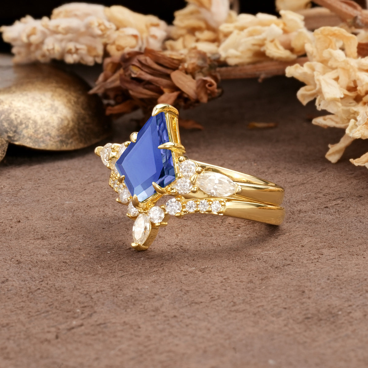 Vintage Milgrain Floral Kite Cut Tanzanite Bridal ring set - Rose-Gold