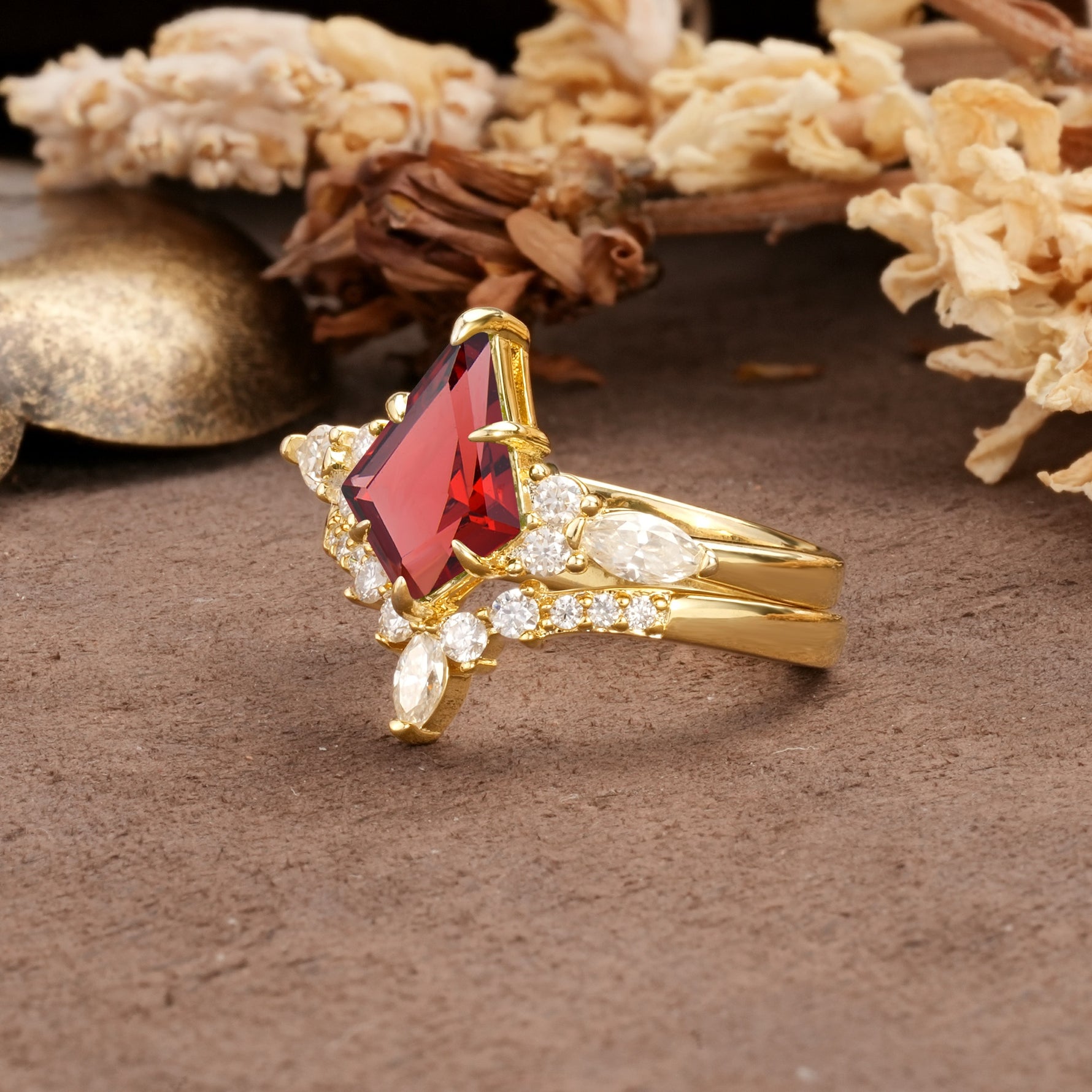 Vintage Milgrain Floral Kite Cut Garnet Bridal ring set - Rose-Gold