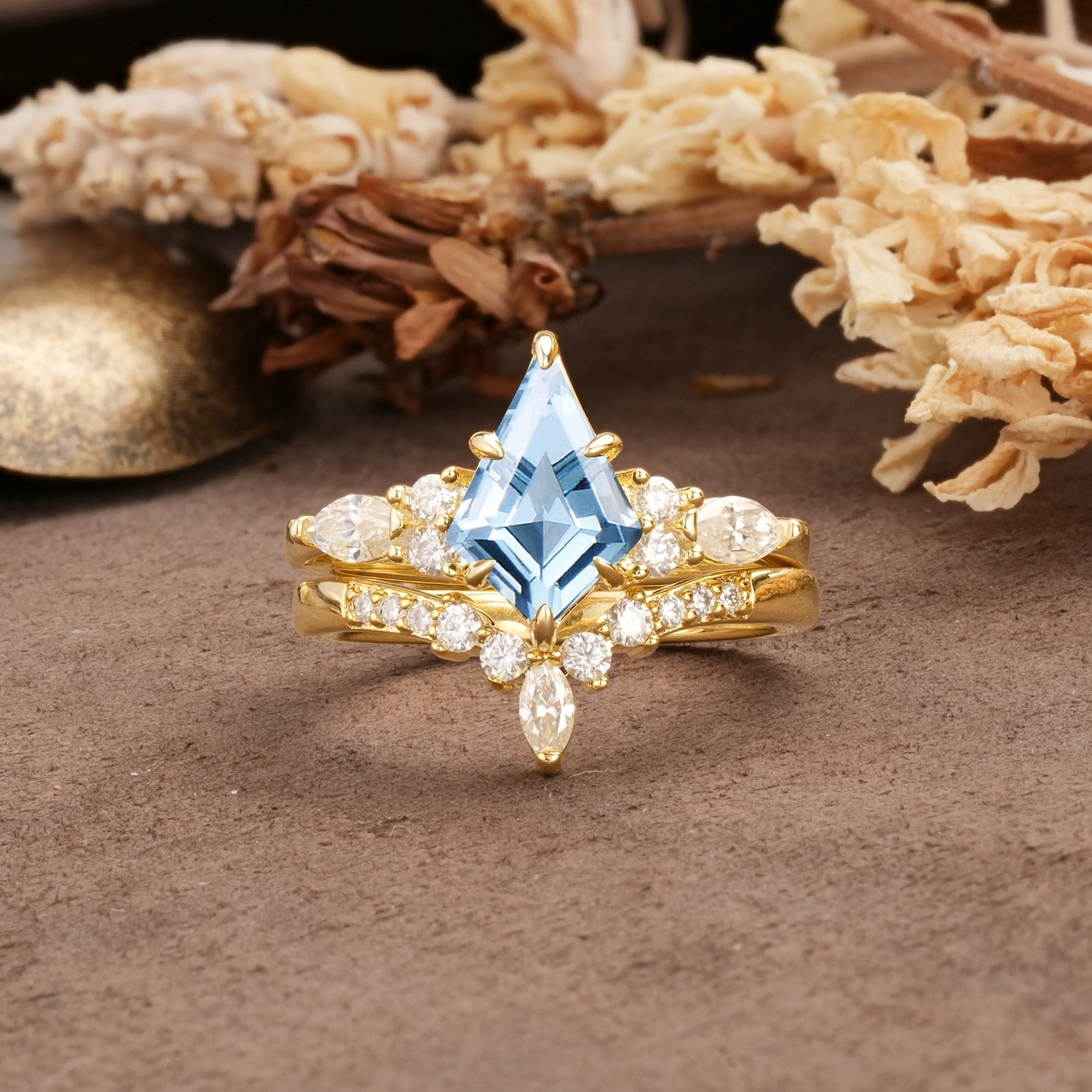 Vintage Milgrain Floral Kite Cut Aquamarine Bridal ring set - Yellow-Gold