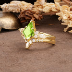 Vintage Milgrain Floral Kite Cut Peridot Bridal ring set - Rose-Gold