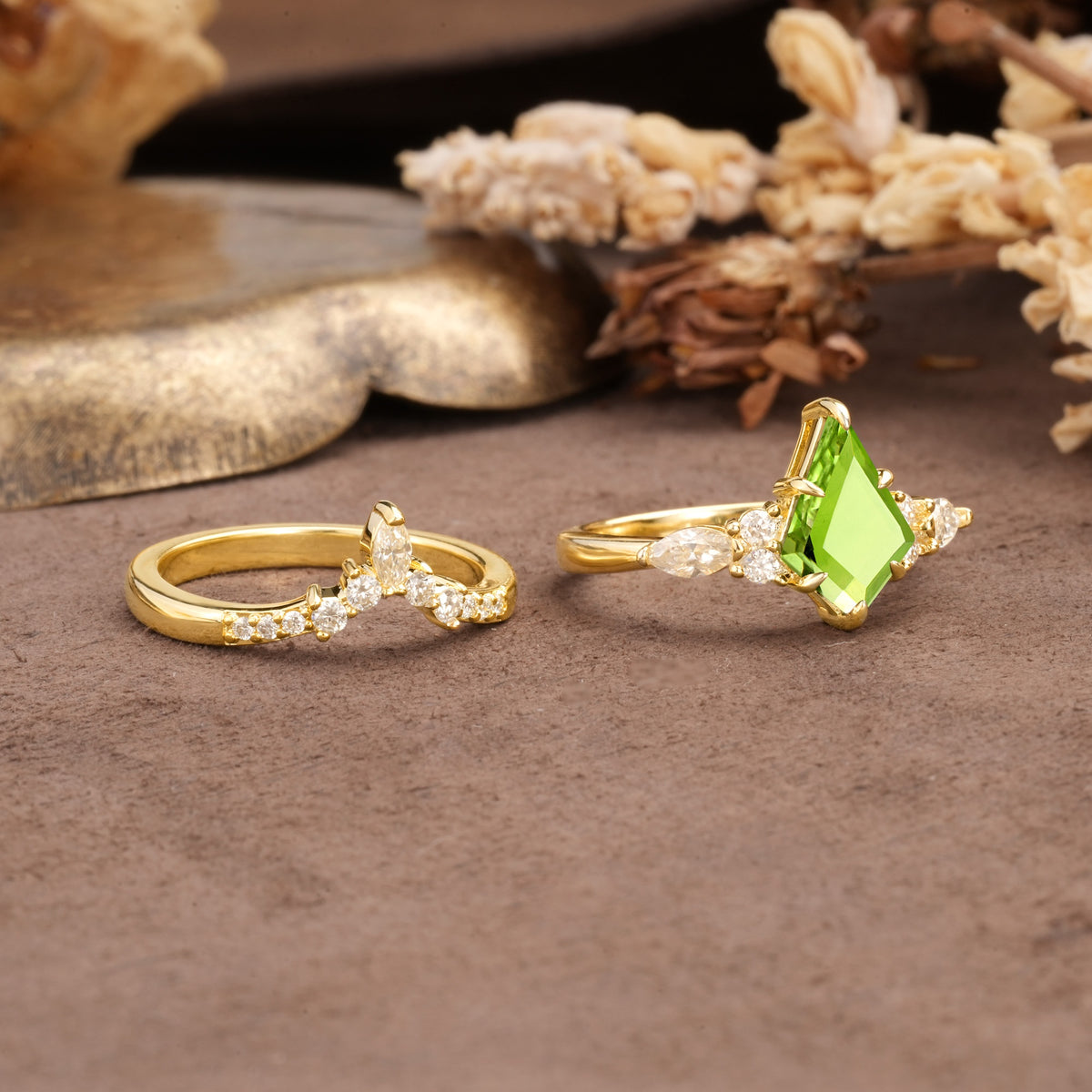 Vintage Milgrain Floral Kite Cut Peridot Bridal ring set - Additional view