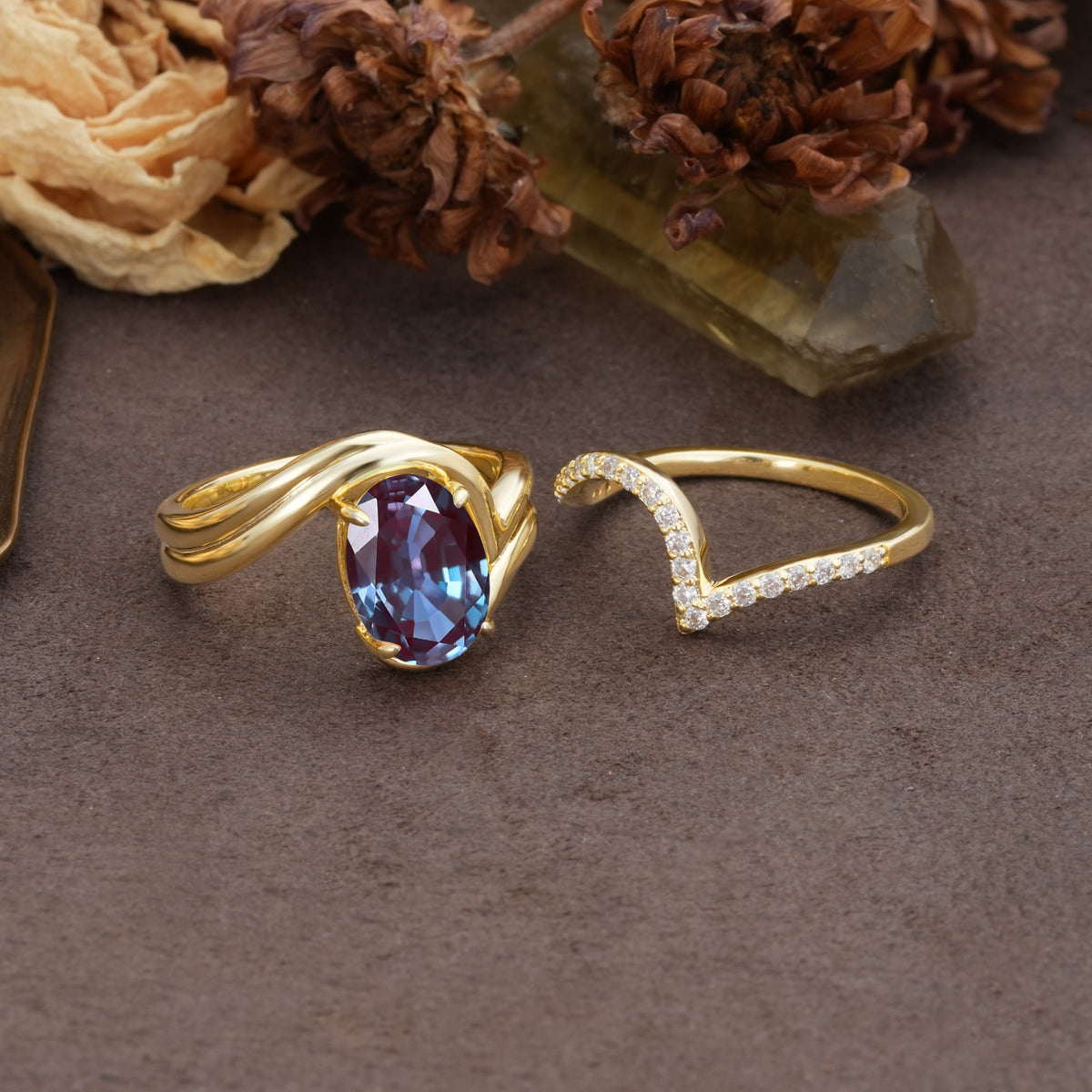 Unique Twisted, Entwined 4-Prong Oval-Cut Alexandrite Bridal Ring Set - Additional view