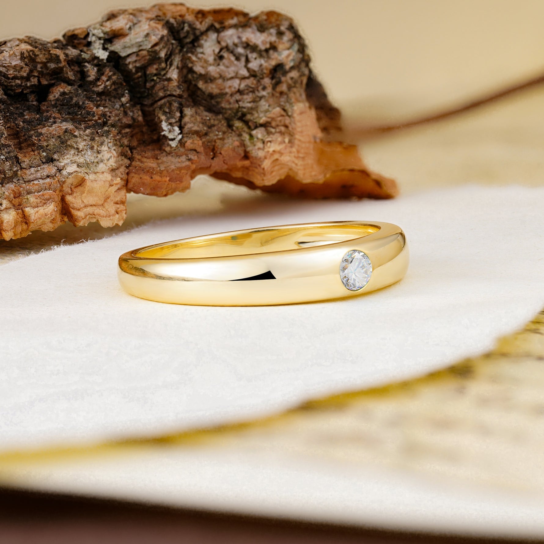 Classic Retro Embedded Round Cut Moissanite Wedding Ring - Additional view