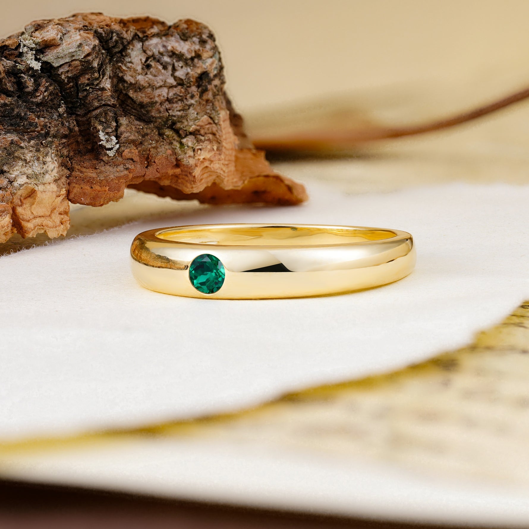 Classic Retro Embedded Round Cut Emerald Wedding Ring - Additional view