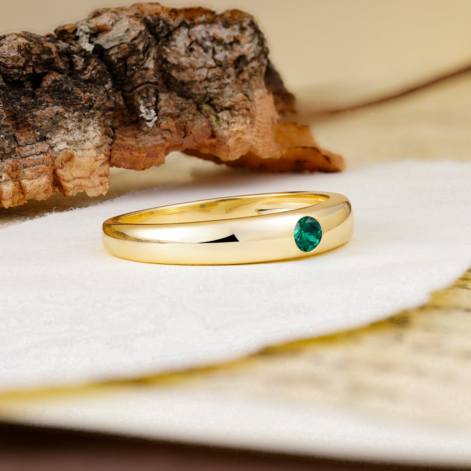 Classic Retro Embedded Round Cut Emerald Wedding Ring - Additional view