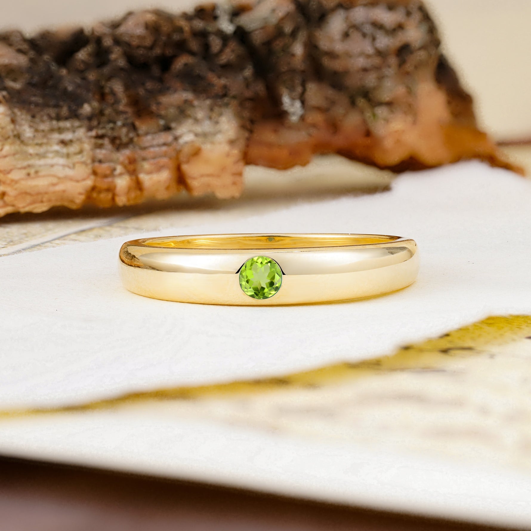 Classic Retro Embedded Round Cut Peridot Wedding Ring - Additional view