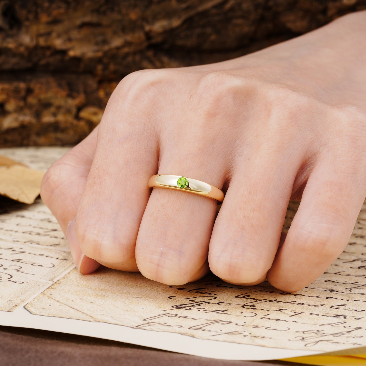 Classic Retro Embedded Round Cut Peridot Wedding Ring - Additional view