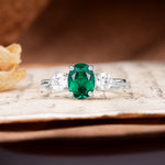 Luxurious Vintage 4-Prong Oval Cut Emerald Three Stones Engagement Ring - Additional view