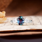 Luxurious Vintage 4-Prong Oval Cut Alexandrite Three Stones Engagement Ring - Additional view