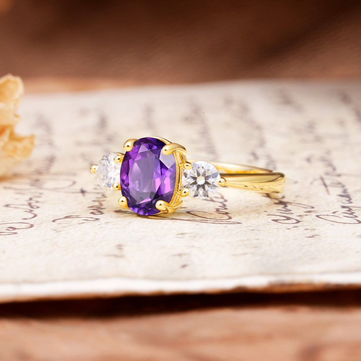 Luxurious Vintage 4-Prong Oval Cut Amethyst Three Stones Engagement Ring - Additional view
