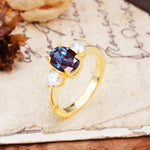 Luxurious Vintage 4-Prong Oval Cut Alexandrite Three Stones Engagement Ring - Additional view
