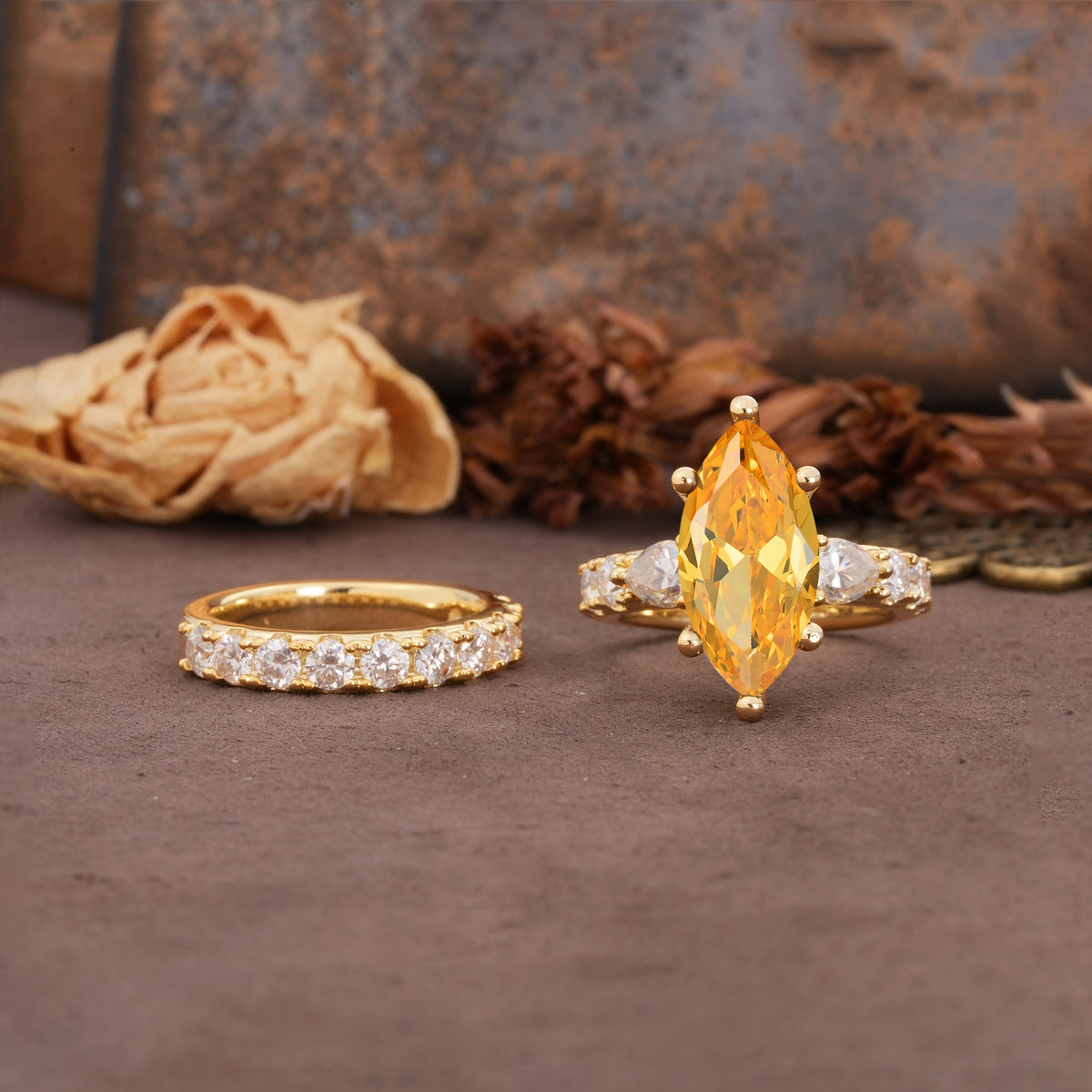 Luxurious Vintage 6-Prong Marquise Cut Citrine Couple Rings - Yellow-Gold