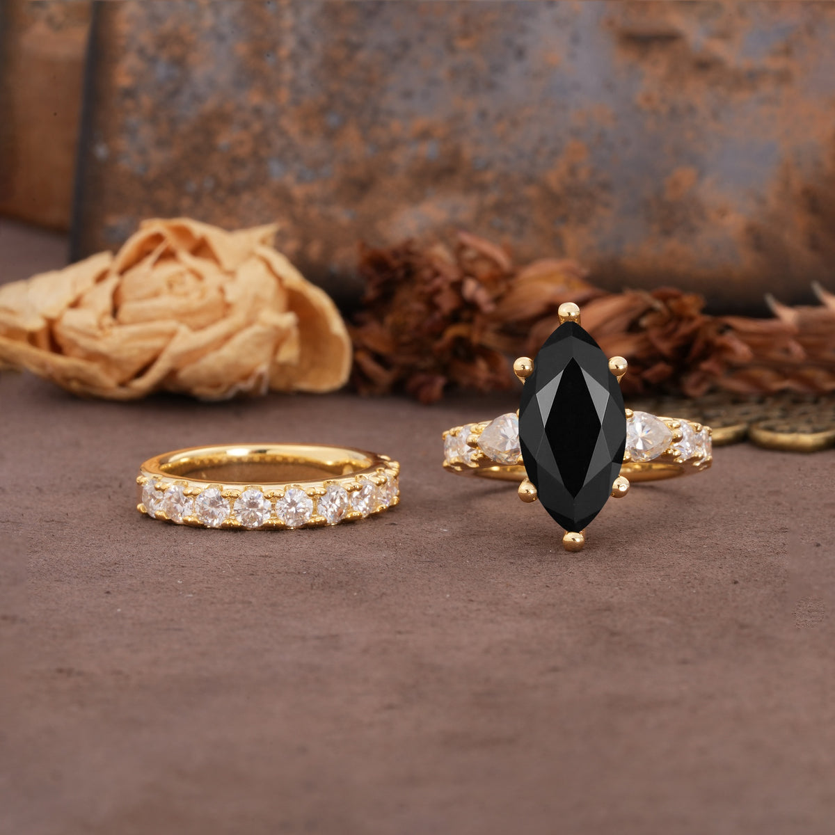 Luxurious Vintage 6-Prong Marquise Cut Black Onyx Couple Rings - Yellow-Gold