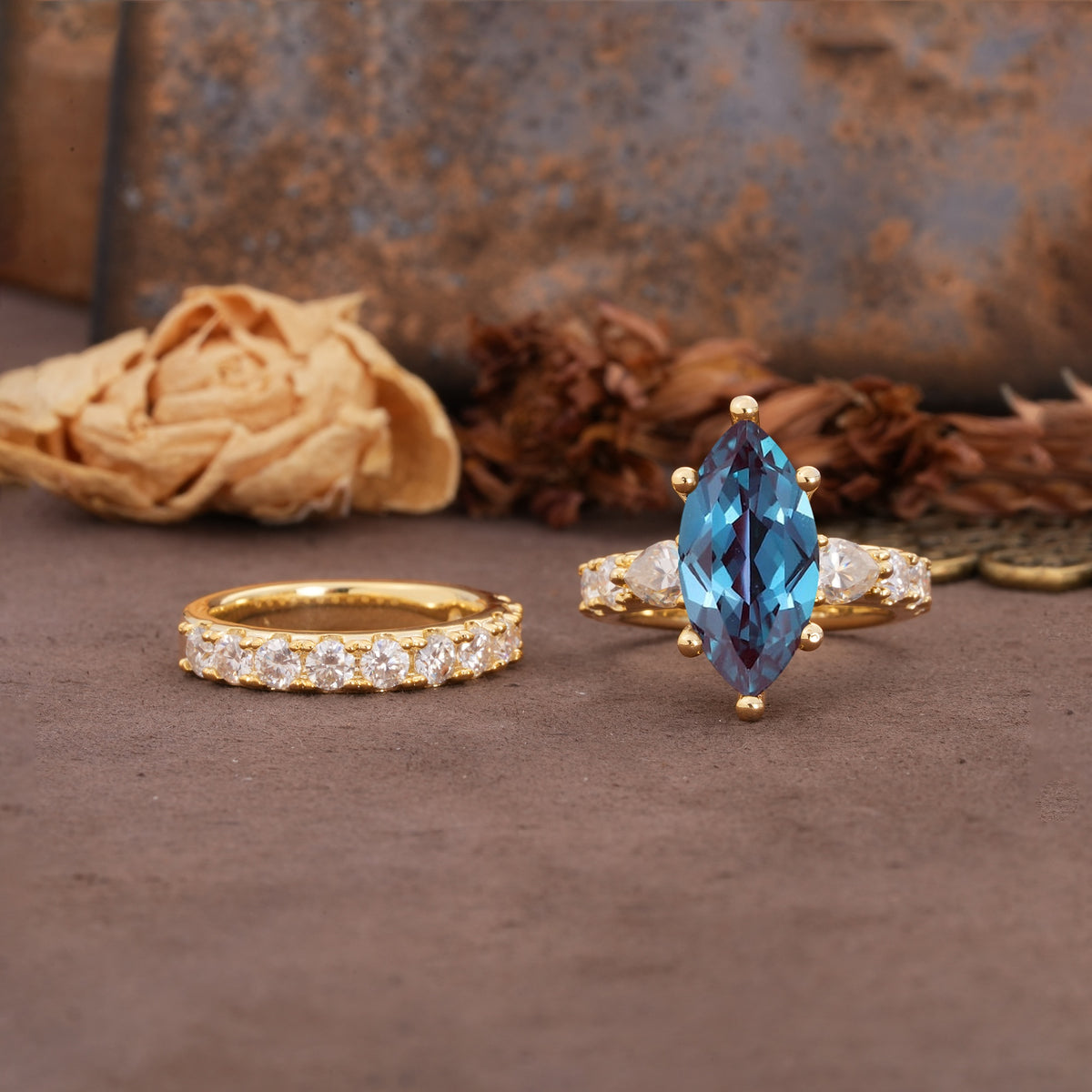 Luxurious Vintage 6-Prong Marquise Cut Alexandrite Couple Rings - Yellow-Gold
