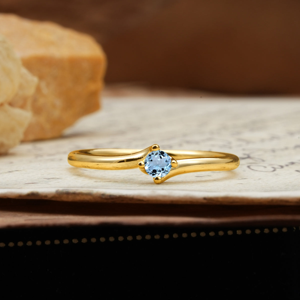 Classic and Minimalist 4-Prong Round-Cut Three-Stone Aquamarine Engagement Ring - Additional view