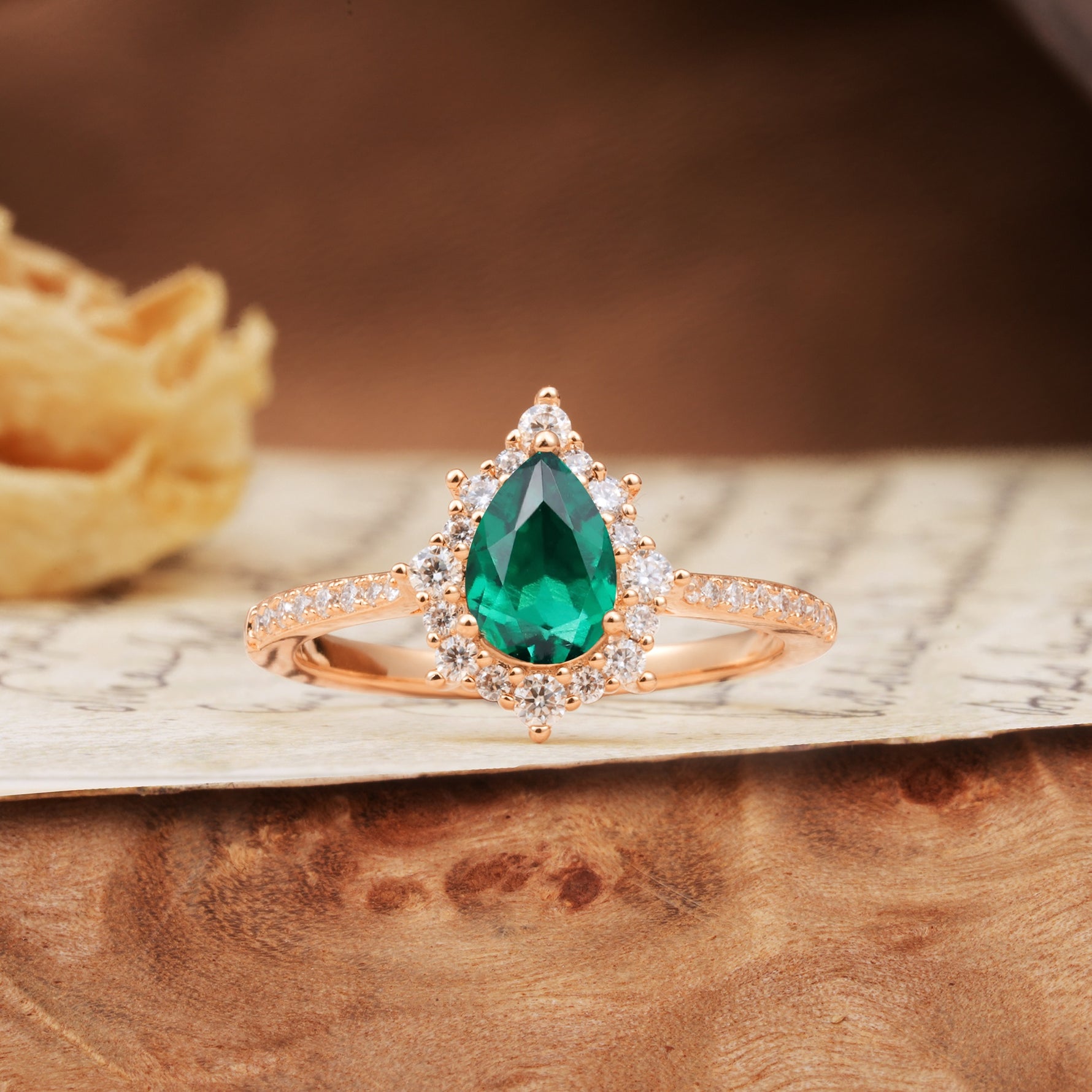 Vintage Classic 3-Prong Pear Cut Emerald Engagement Ring - Additional view
