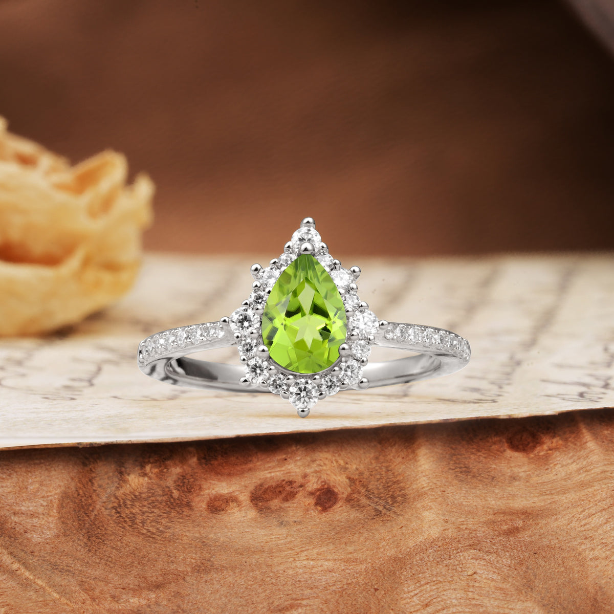 Vintage Classic 3-Prong Pear Cut Peridot Engagement Ring - Additional view