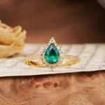 Vintage Classic 3-Prong Pear Cut Emerald Engagement Ring - Additional view