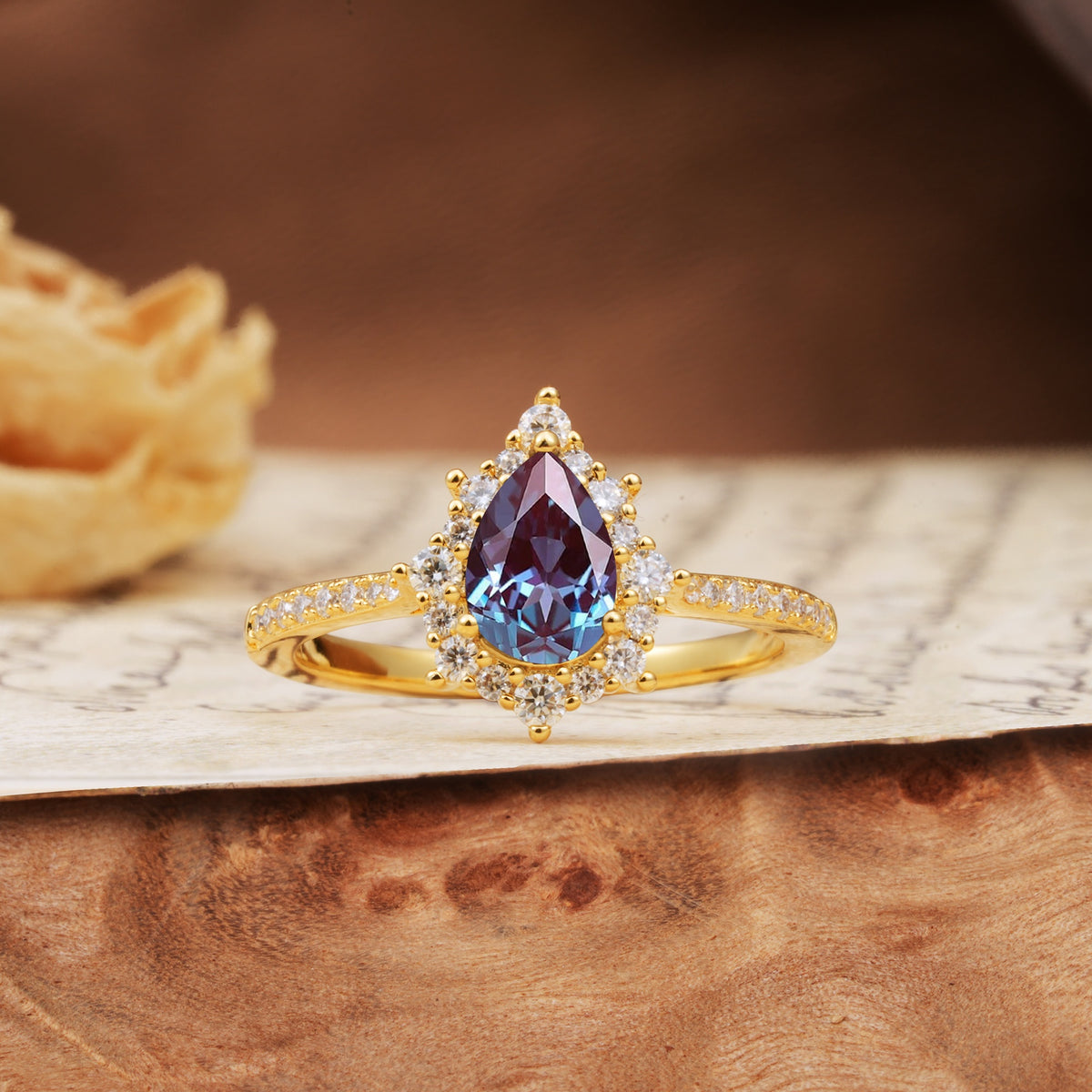 Vintage Classic 3-Prong Pear Cut Alexandrite Engagement Ring - Additional view