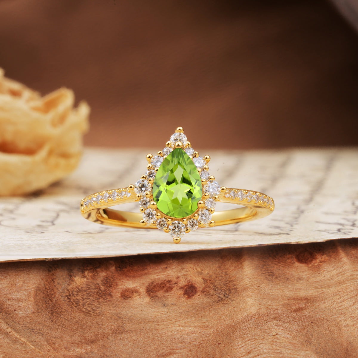 Vintage Classic 3-Prong Pear Cut Peridot Engagement Ring - Additional view