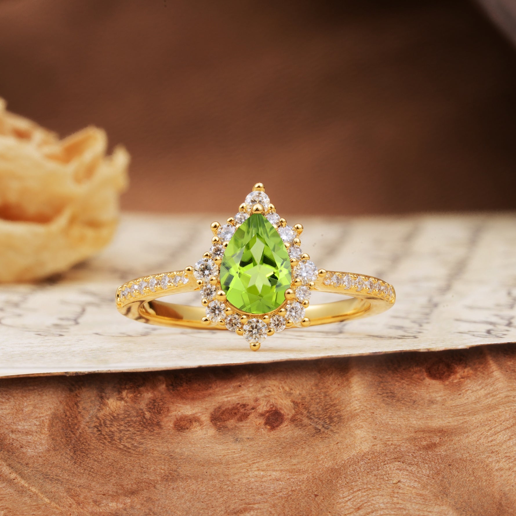 Vintage Classic 3-Prong Pear Cut Peridot Engagement Ring - Additional view