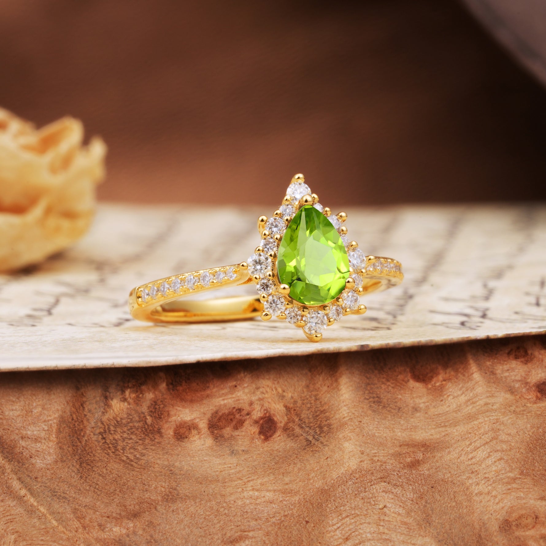 Vintage Classic 3-Prong Pear Cut Peridot Engagement Ring - Additional view