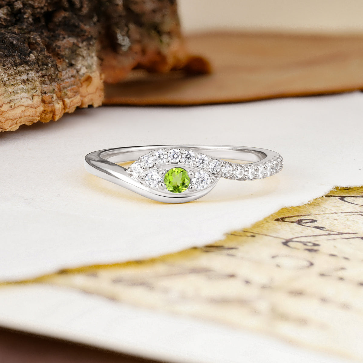 Classic Luxurious Vintage Devil's Eye 4-Prong Round Cut Peridot Engagement Ring - Additional view