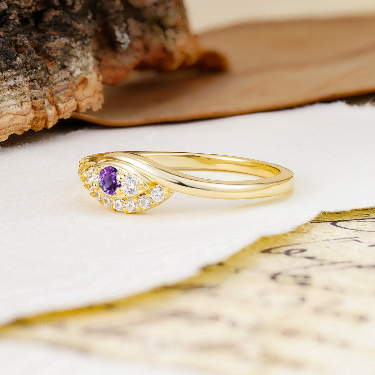 Classic Luxurious Vintage Devil's Eye 4-Prong Round Cut Amethyst Engagement Ring - Additional view