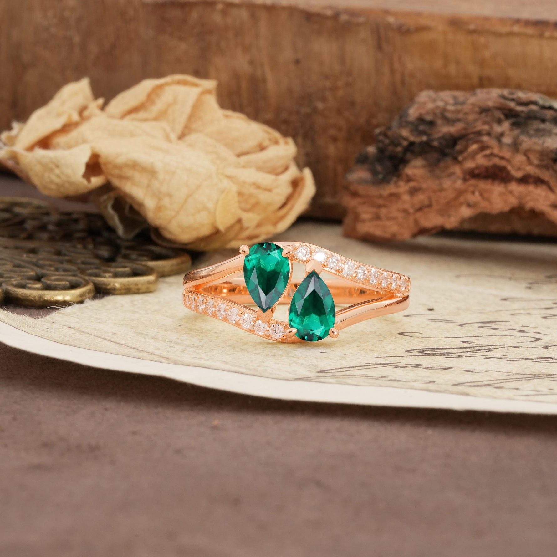 Luxurious 3-Prong Double Pear-Cut Emerald Engagement Ring - Additional view