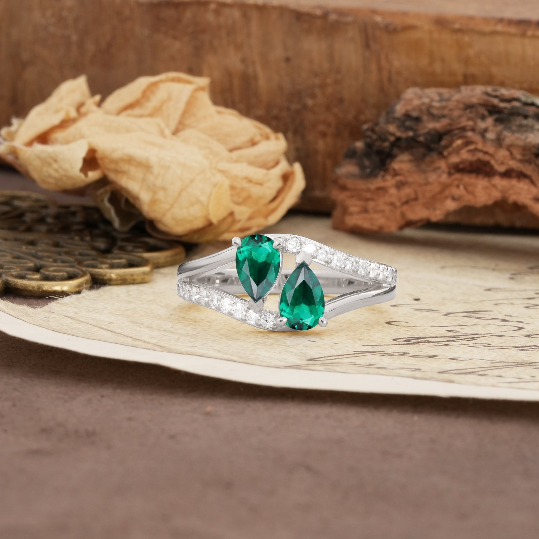 Luxurious 3-Prong Double Pear-Cut Emerald Engagement Ring - Additional view