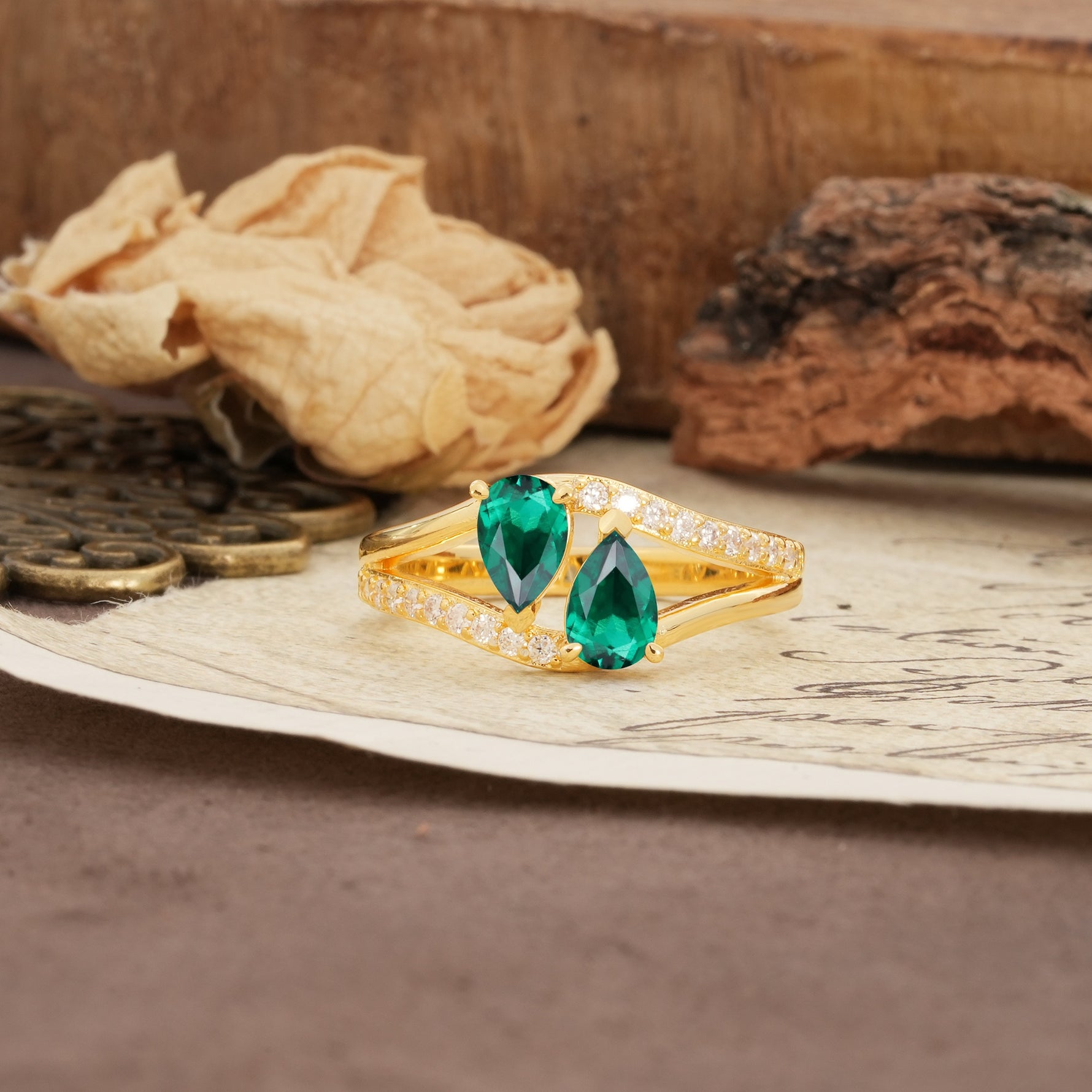 Luxurious 3-Prong Double Pear-Cut Emerald Engagement Ring - Additional view