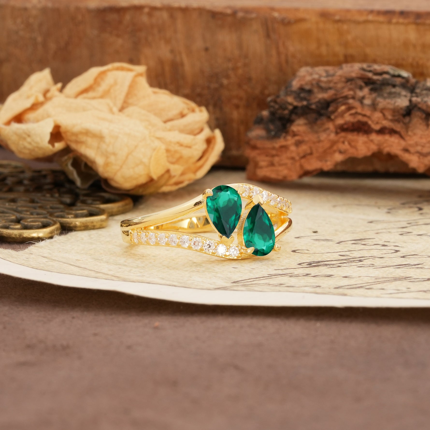 Luxurious 3-Prong Double Pear-Cut Emerald Engagement Ring - Additional view