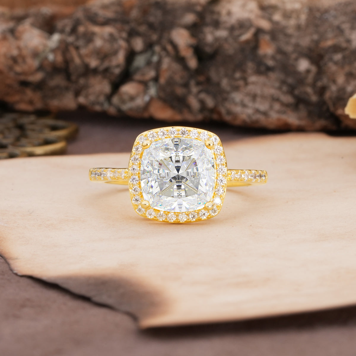 Unique And Luxurious 4-Prong Princess Cut Moissanite Engagement Ring - Additional view