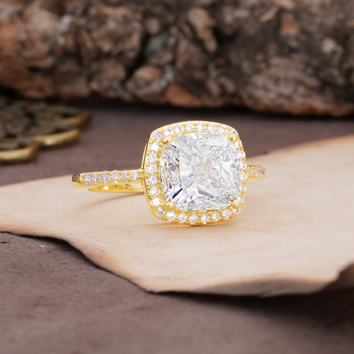 Unique And Luxurious 4-Prong Princess Cut Moissanite Engagement Ring - Additional view
