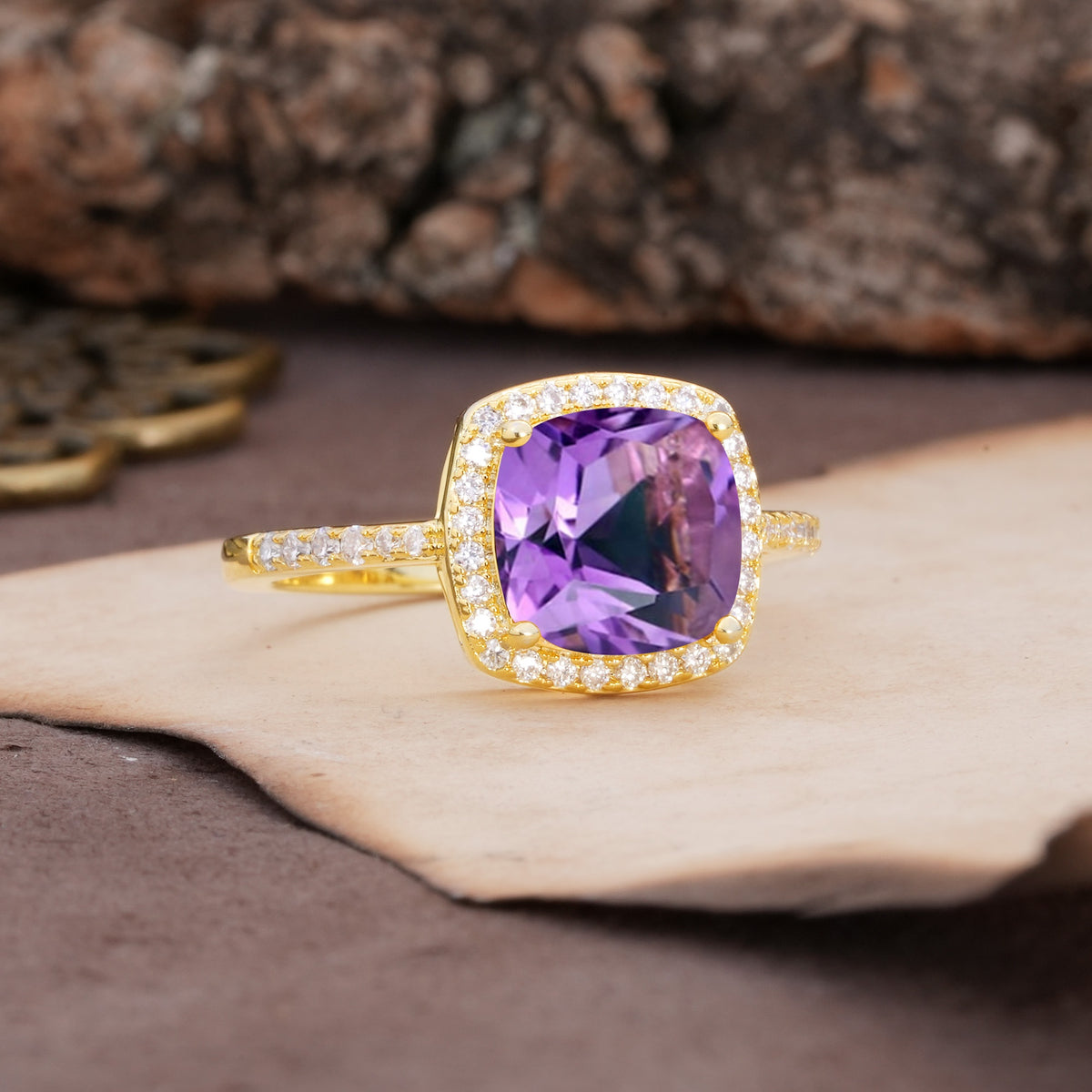 Unique And Luxurious 4-Prong Princess Cut Amethyst Engagement Ring - Additional view