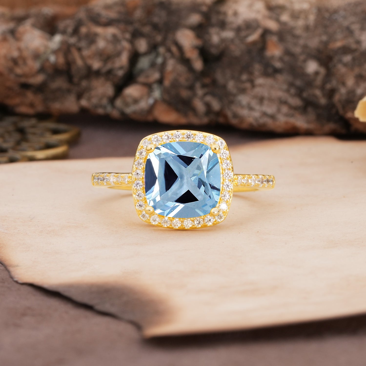 Unique And Luxurious 4-Prong Princess Cut Aquamarine Engagement Ring - Additional view