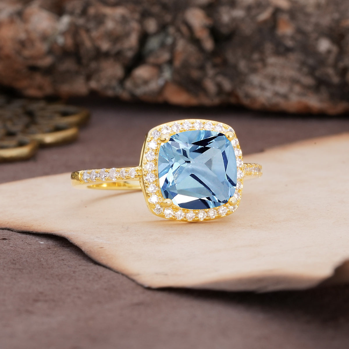 Unique And Luxurious 4-Prong Princess Cut Aquamarine Engagement Ring - Additional view