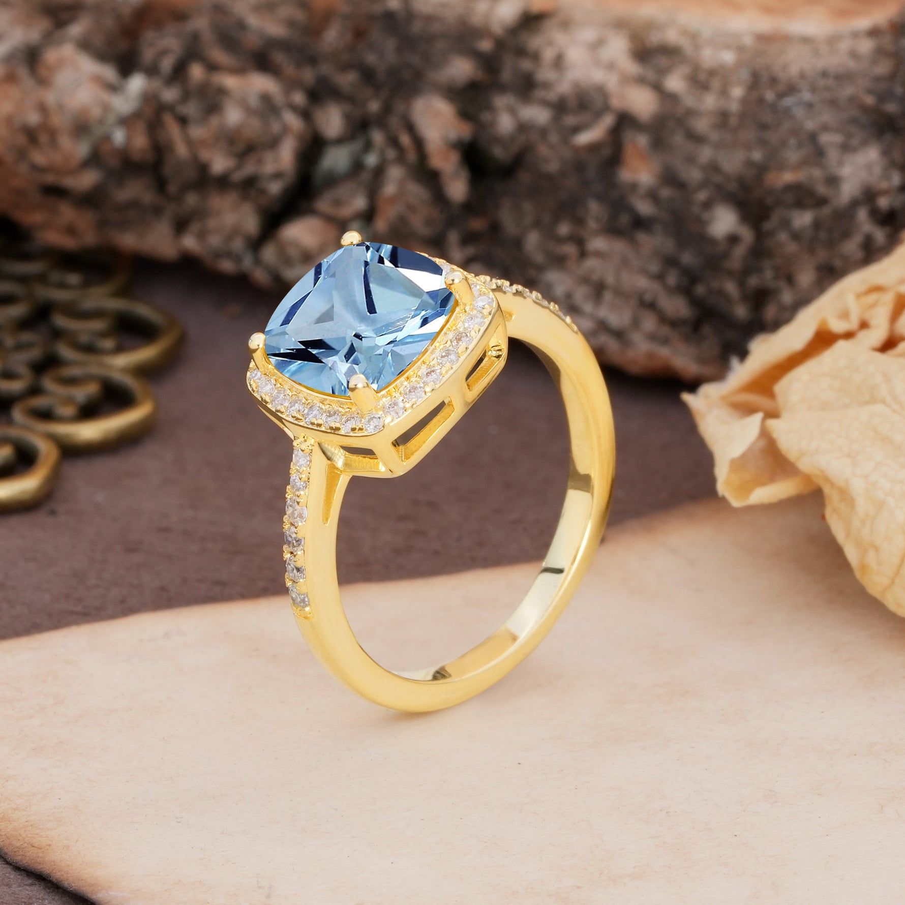 Unique And Luxurious 4-Prong Princess Cut Aquamarine Engagement Ring - Additional view