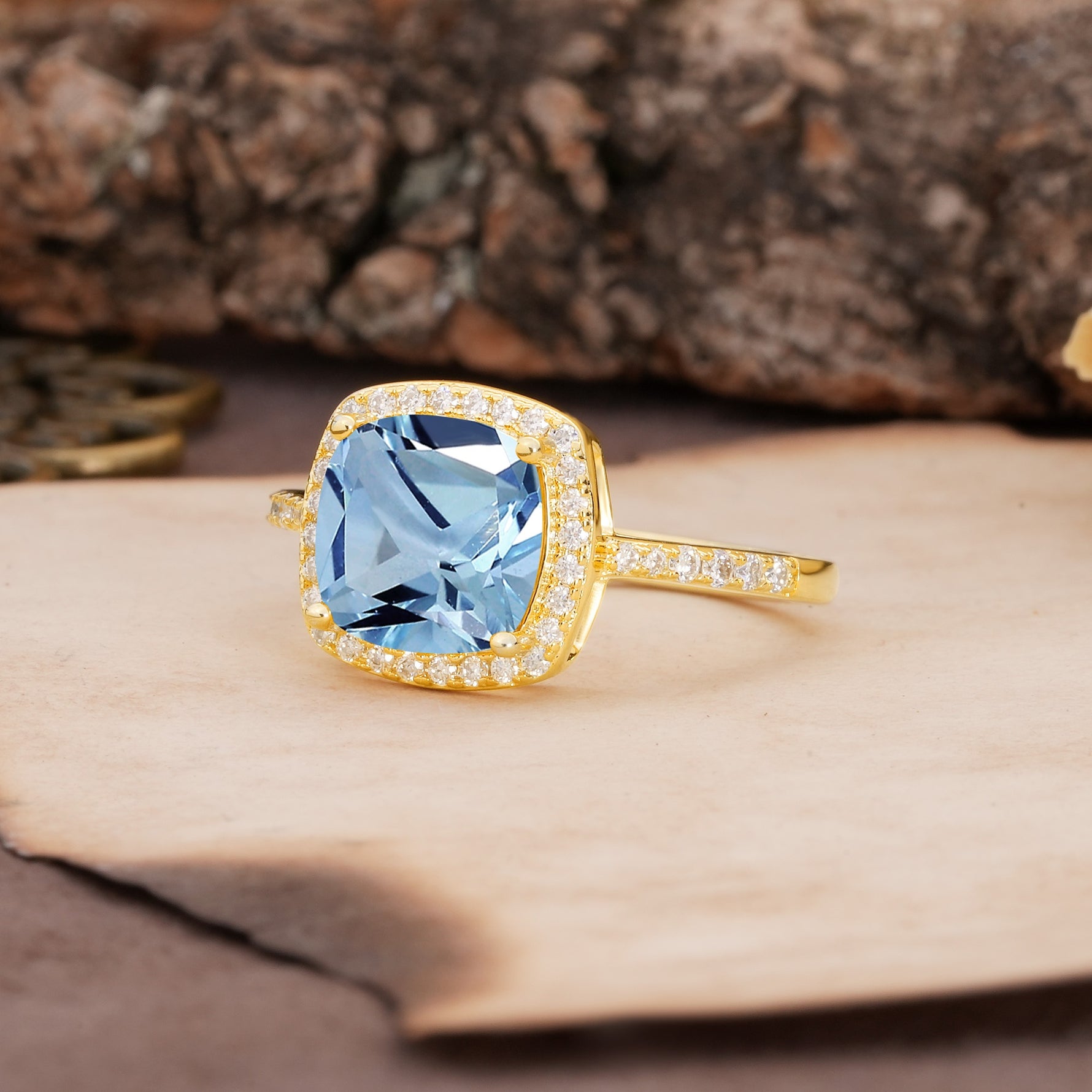 Unique And Luxurious 4-Prong Princess Cut Aquamarine Engagement Ring - Additional view